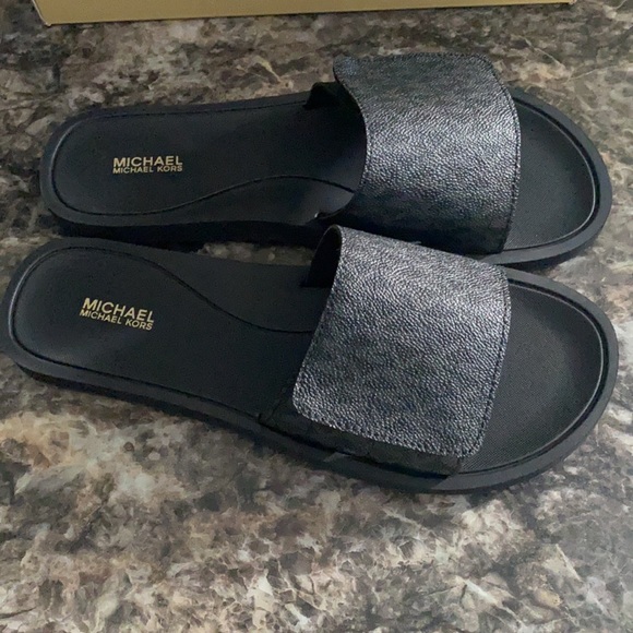 Michael Kors Gilmore sandals size 8 - Picture 4 of 7